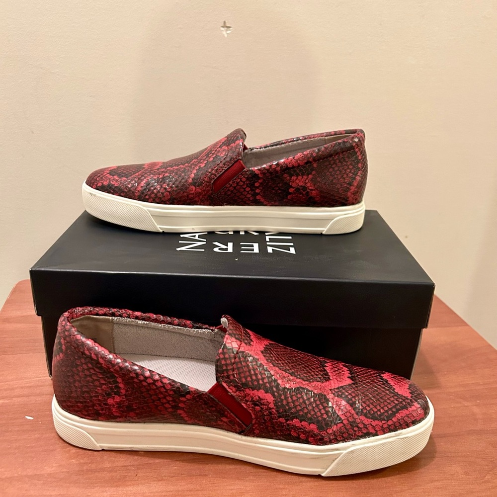 Naturalizer Aileen Plum Rouge Leather Sneaker